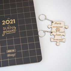 Llavero de madera Pareja